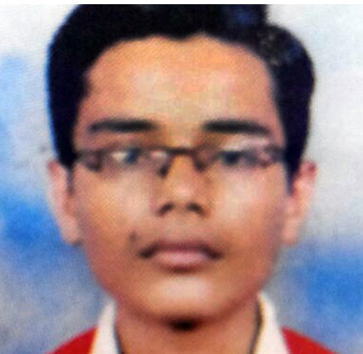 किसान के बेटे ने किया जिला टॉप, IAS बनने के लिए करेगा जॉब