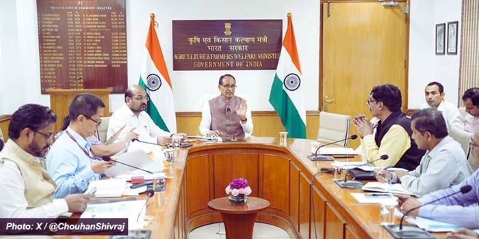 बिना मंजूरी वाले बायोस्टिमुलेंट्स पर सरकार की सख्ती: अब वैज्ञानिक जांच के बिना नहीं बिकेंगे उत्पाद बिना मंजूरी वाले बायोस्टिमुलेंट्स पर सरकार की सख्ती: अब वैज्ञानिक जांच के बिना नहीं बिकेंगे उत्पाद