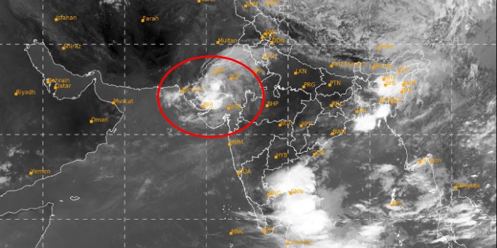 Cyclone Biparjoy का असर दिखने लगा राजस्थान में, चलेंगी तेज हवाएं, IMD ने जारी की भारी बारिश की चेतावनी Cyclone Biparjoy का असर दिखने लगा राजस्थान में, चलेंगी तेज हवाएं, IMD ने जारी की भारी बारिश की चेतावनी