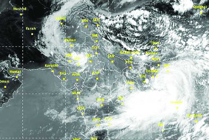 भारत की तरफ बढ़ रहा है 'कोमेन', 5 राज्यों में अलर्ट जारी भारत की तरफ बढ़ रहा है 'कोमेन', 5 राज्यों में अलर्ट जारी